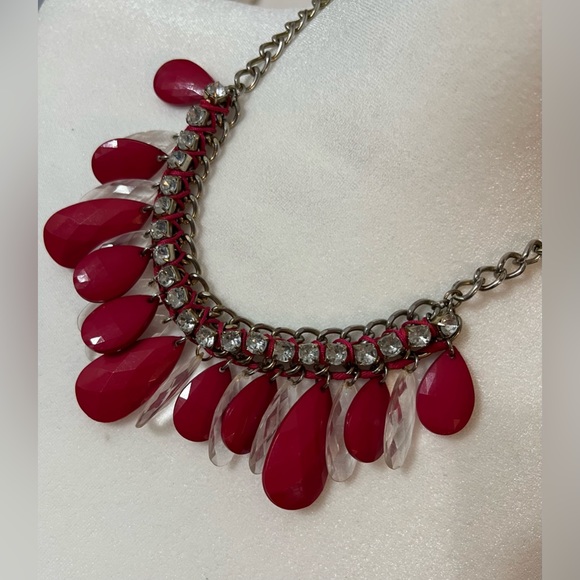 Dark Fuchsia/Clear textured Drop Rhinestone silver Tone Chain Bib Necklace 21” - Picture 2 of 5